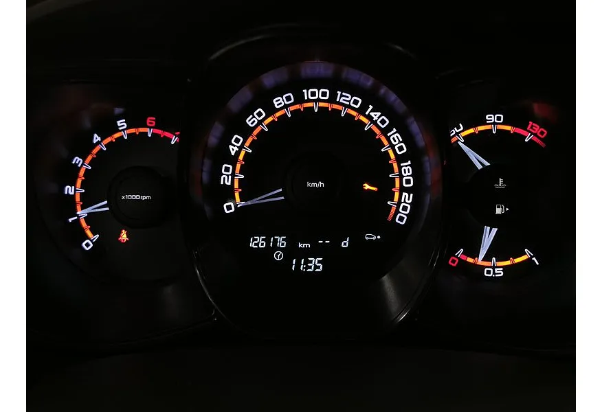 ВАЗ (Lada) Vesta 1.6 MT (106 л.с.) Белый в АВИЛОН. Слайд №15