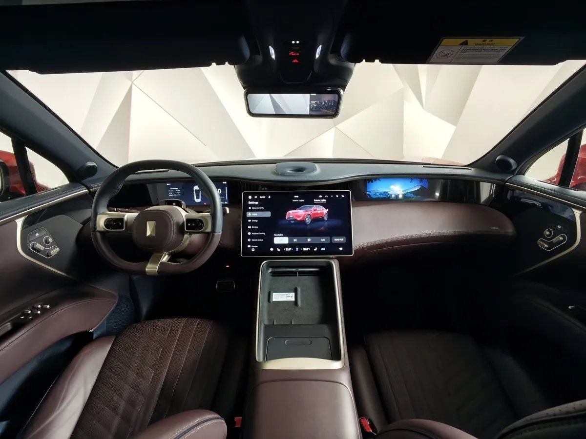 Avatr 11 Long Range Dual Motor AT 4WD (309 л.с.)  Luxury Edition  Красный в АВИЛОН. Слайд №13