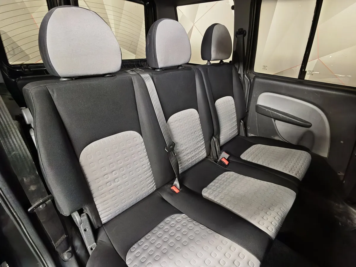 Fiat Doblo 1.4 MT (95 л.с.) Combi Черный в АВИЛОН. Слайд №16