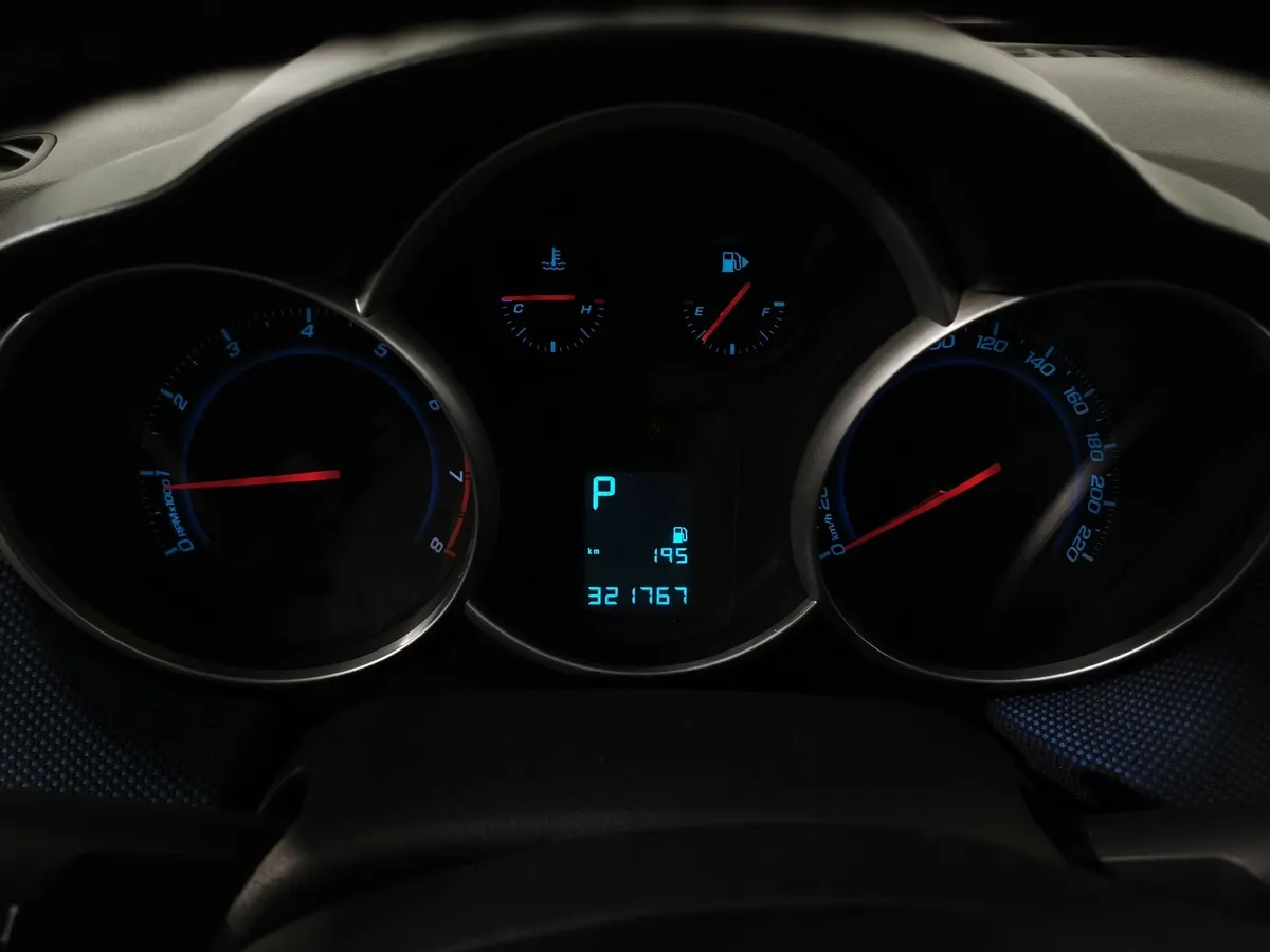 Chevrolet Cruze 1.8 AT (141 л.с.) Белый в АВИЛОН. Слайд №17