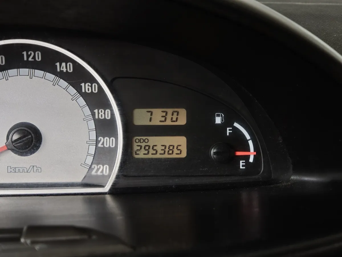 Hyundai Matrix 1.8 MT (122 л.с.) Серый в АВИЛОН. Слайд №14