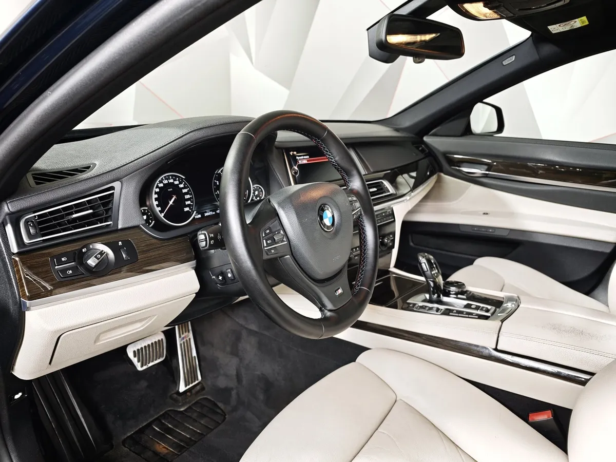BMW 7 серия 740i AT (320 л.с.) Синий в АВИЛОН. Слайд №12
