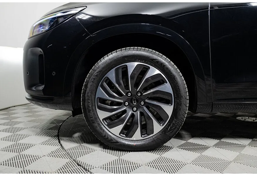 Seres M7 1.5 AT AWD (439 л.с.) Premium Черный в АВИЛОН. Слайд №13