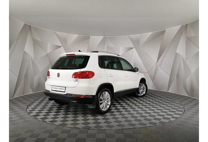 Volkswagen Tiguan 2.0 TSI 4Motion AT (170 л.с.) Sochi Edition Белый в АВИЛОН. Слайд №2