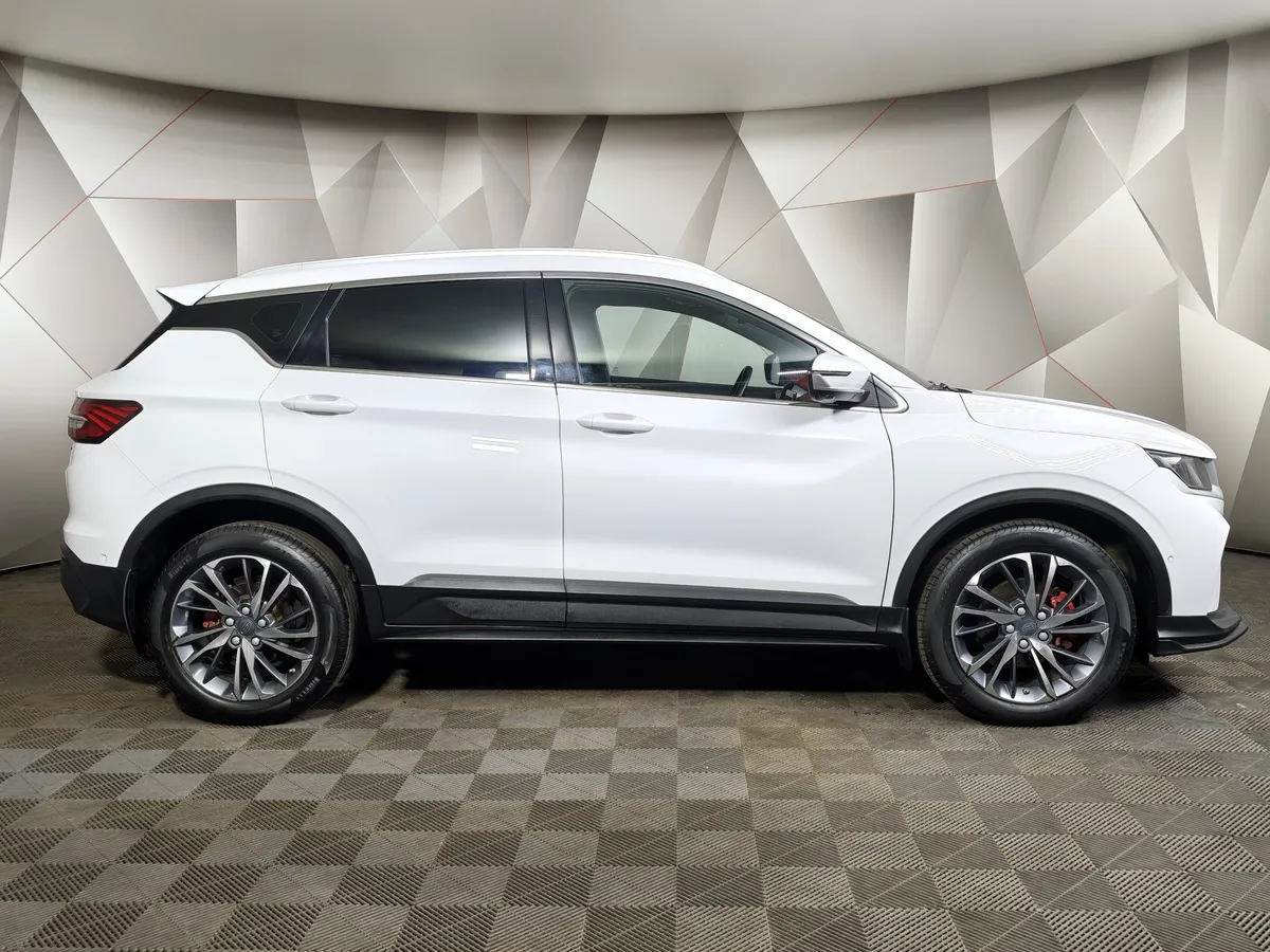 Geely Coolray 1.5T 7DCT 2WD (150 л.с.) Flagship Sport Белый в АВИЛОН. Слайд №6