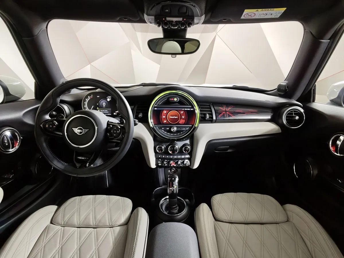 MINI 3 двери Cooper S 2.0 AT (192 л.с.) Черный в АВИЛОН. Слайд №10