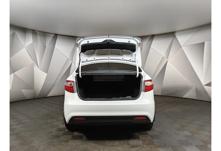 Kia Rio 1.6 MT (123 л.с.) Белый в АВИЛОН. Слайд №10