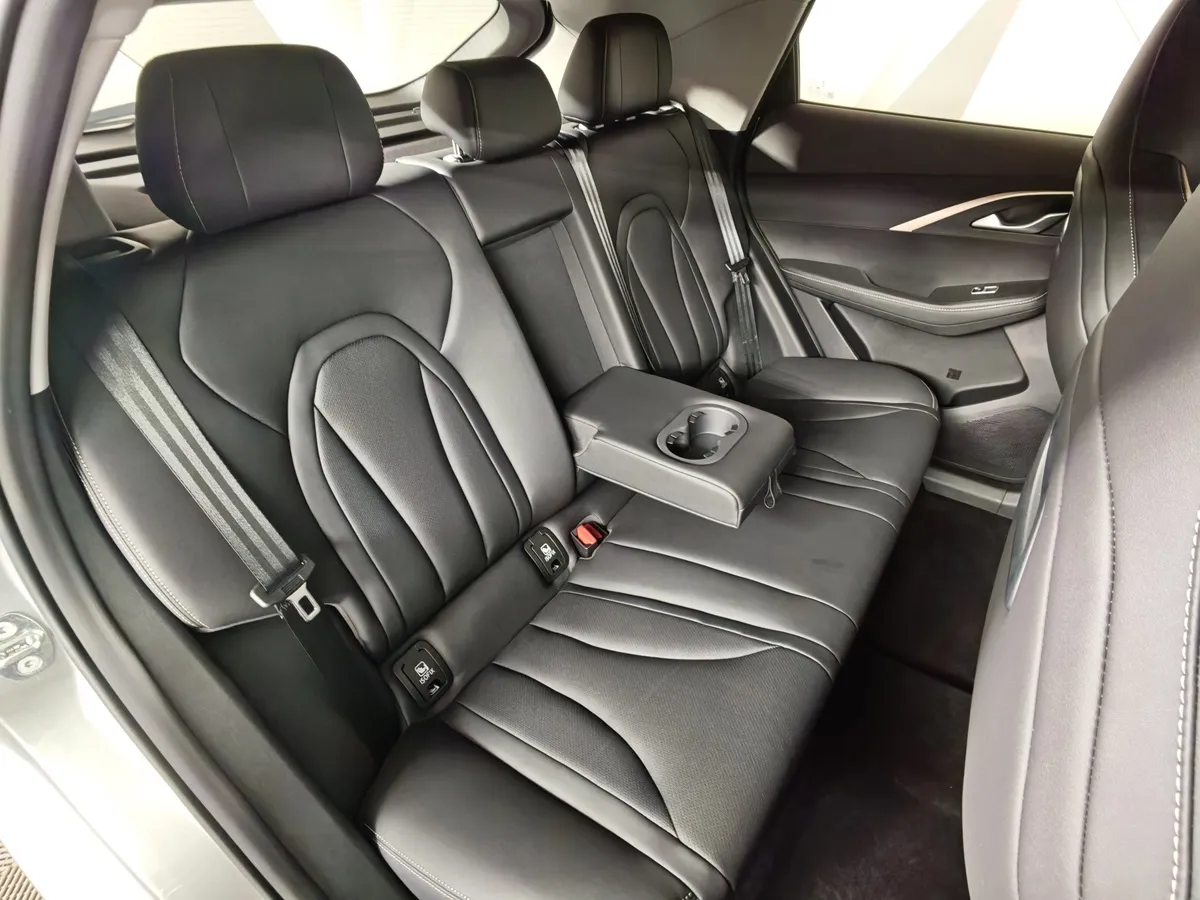 Omoda C5 1.5T CVT (147 л.с.) Lifestyle Серебристый в АВИЛОН. Слайд №17