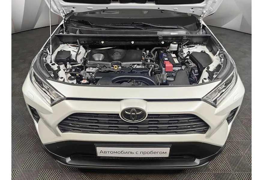 Toyota RAV4 2.5i AT AWD (199 л.с.) Белый в АВИЛОН. Слайд №11