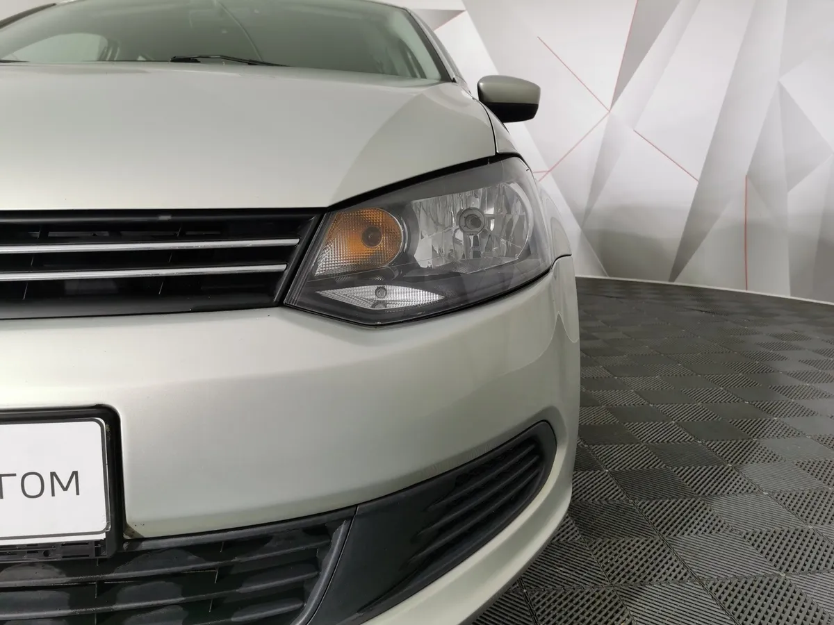 Volkswagen Polo 1.6 Tiptronic (105 л.с.) Comfortline Серебристый в АВИЛОН. Слайд №10