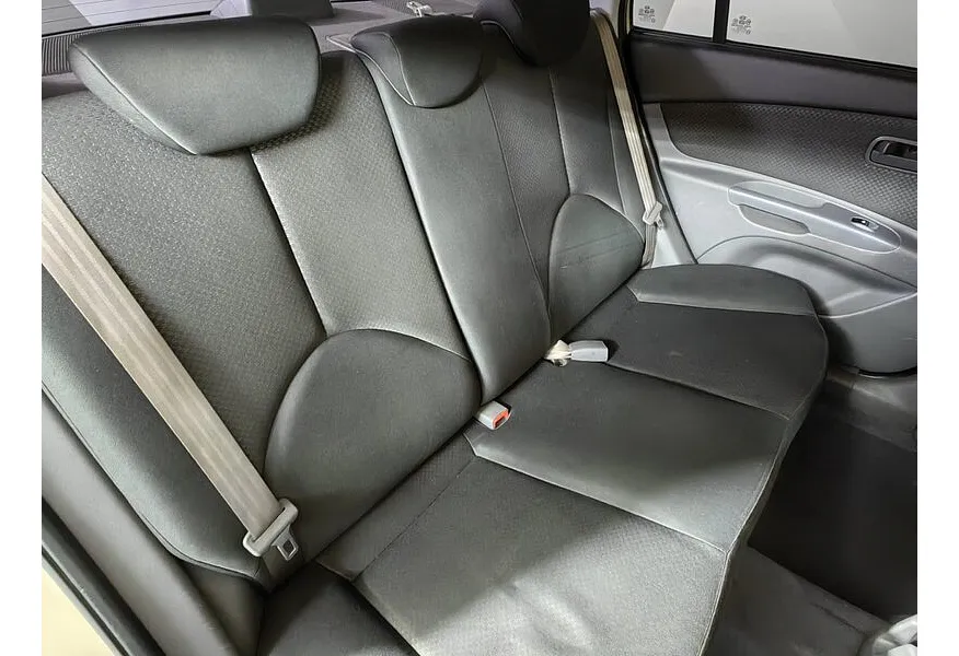 Kia Rio 1.4 AT (107 л.с.) Бежевый в АВИЛОН. Слайд №16