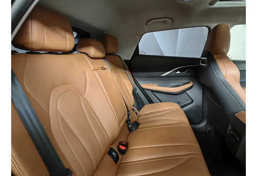 Omoda C5 1.5T CVT (147 л.с.) Ultimate (красные элементы экстерьера) Черный в АВИЛОН. Слайд №15