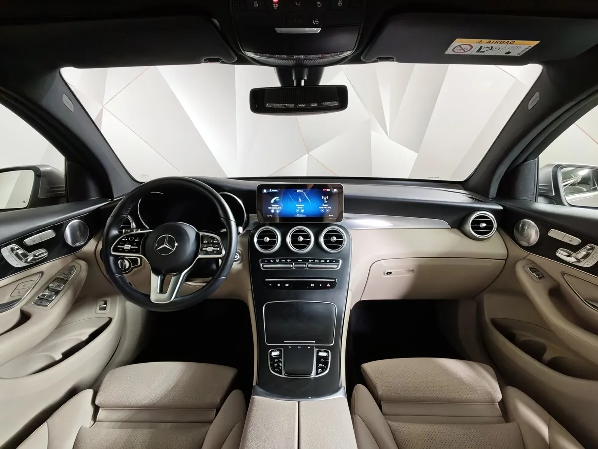 Mercedes-Benz GLC Купе 300 9G-TRONIC 4MATIC (249 л.с.) Sport Серебристый в АВИЛОН. Слайд №13