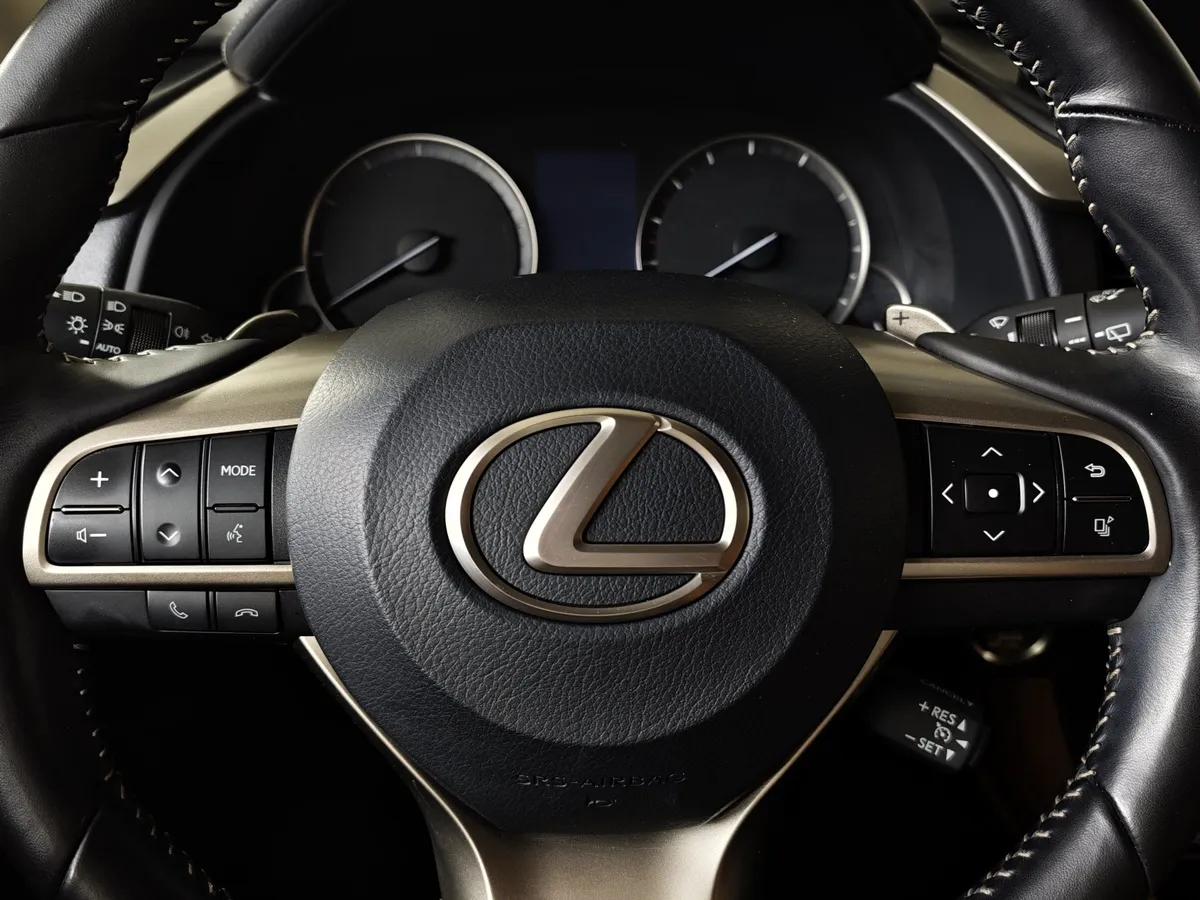 Lexus RX 2.0 AT AWD (238 л.с.) Executive Белый в АВИЛОН. Слайд №27
