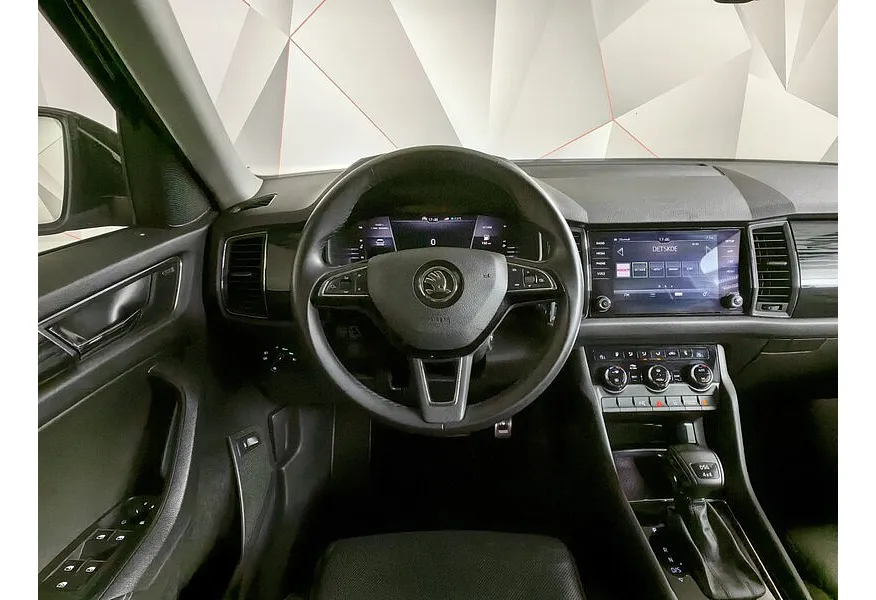 Skoda Kodiaq 2.0 TSI DSG 4X4 (180 л.с.) Черный в АВИЛОН. Слайд №20
