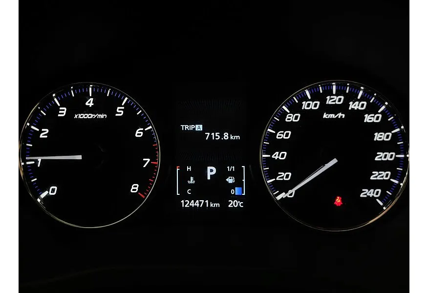 Mitsubishi Outlander 2.0 MIVEC CVT 2WD (146 л.с.) Intense Plus Серебристый в АВИЛОН. Слайд №18