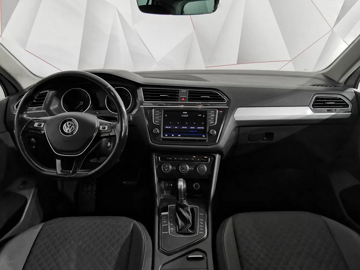 Volkswagen Tiguan 1.4 TSI BlueMotion DSG (150 л.с.) Avenue Белый в АВИЛОН. Слайд №13