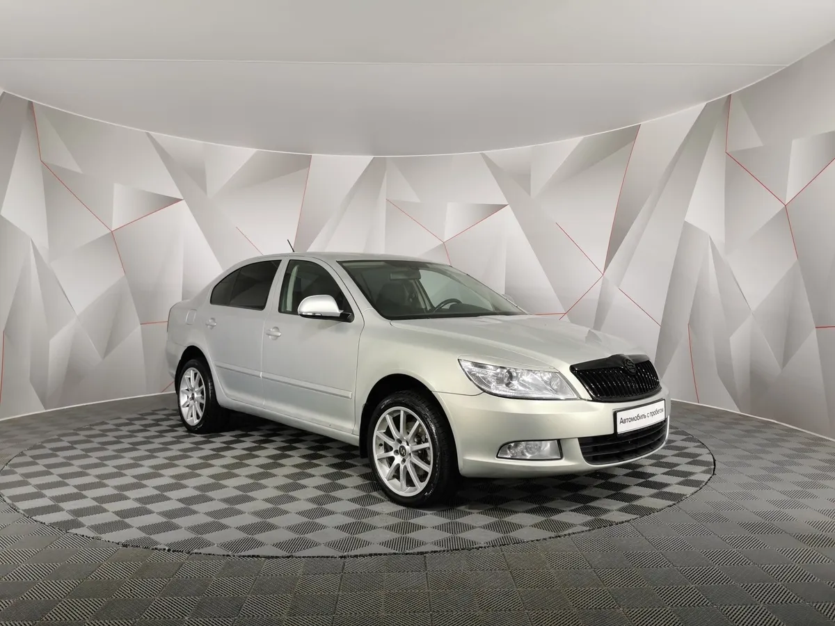 Skoda Octavia 1.8 TSI MT (152 л.с.) Ambition (CKD) Серебристый в АВИЛОН. Слайд №3
