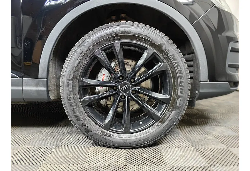 Audi Q7 2.0 TFSI Tiptronic quattro (252 л.с.) Черный в АВИЛОН. Слайд №9