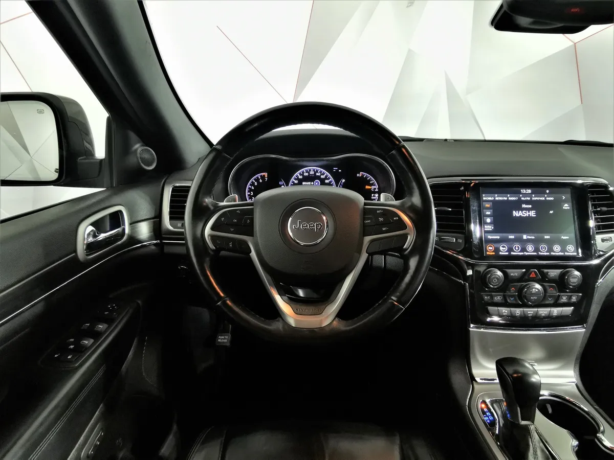 Jeep Grand Cherokee 3.0 AT AWD (238 л.с.) Limited Серый в АВИЛОН. Слайд №19