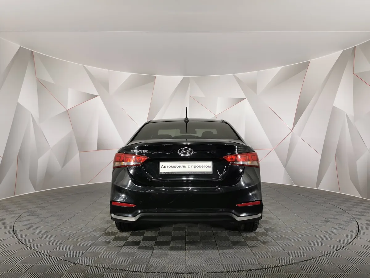 Hyundai Solaris 1.6 AT (123 л.с.) Comfort + Advanced + Winter Черный в АВИЛОН. Слайд №8