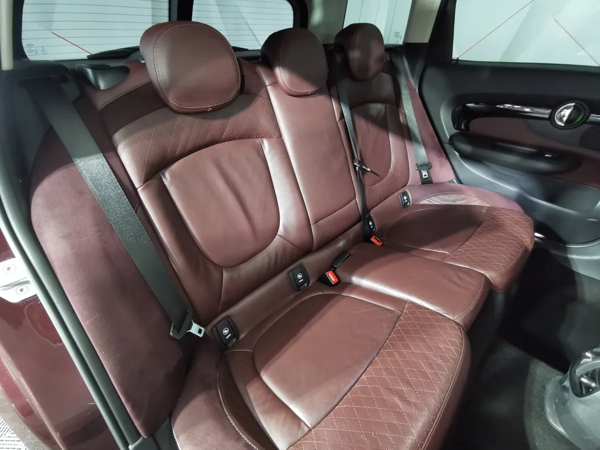 MINI Clubman Cooper 1.5 AT (136 л.с.) Красный в АВИЛОН. Слайд №15