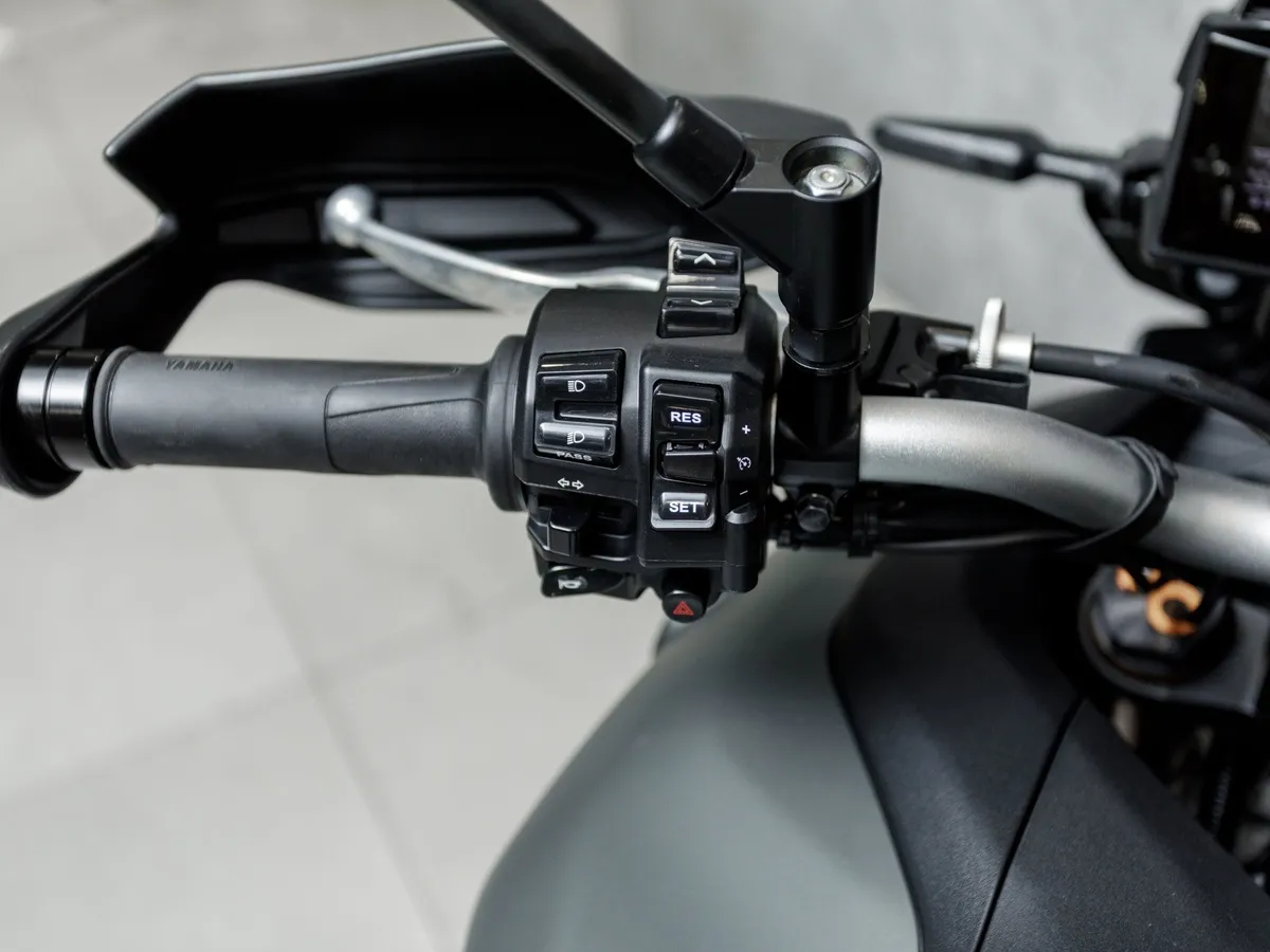 Yamaha Tracer 900 847 см³ (115 л.с.) (115) 847 Серый в АВИЛОН. Слайд №13