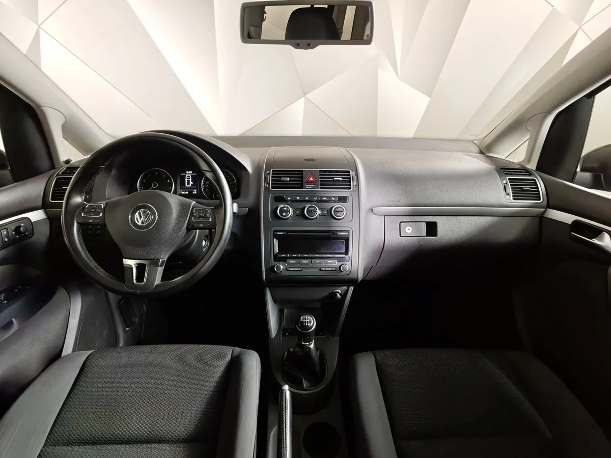 Volkswagen Touran 1.4 TSI MT (140 л.с.) Highline Коричневый в АВИЛОН. Слайд №13