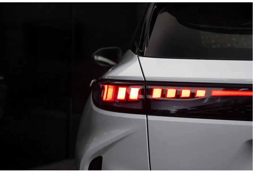 EXEED RX 2.0T 8AT 4WD (249 л.с.) Premium Белый в АВИЛОН. Слайд №14