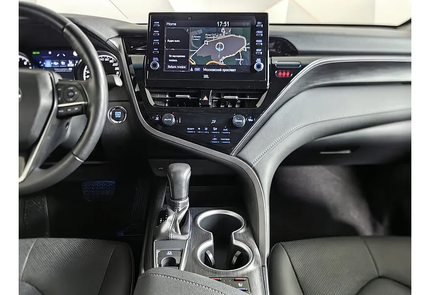 Toyota Camry 2.5 AT (200 л.с.) Белый в АВИЛОН. Слайд №15