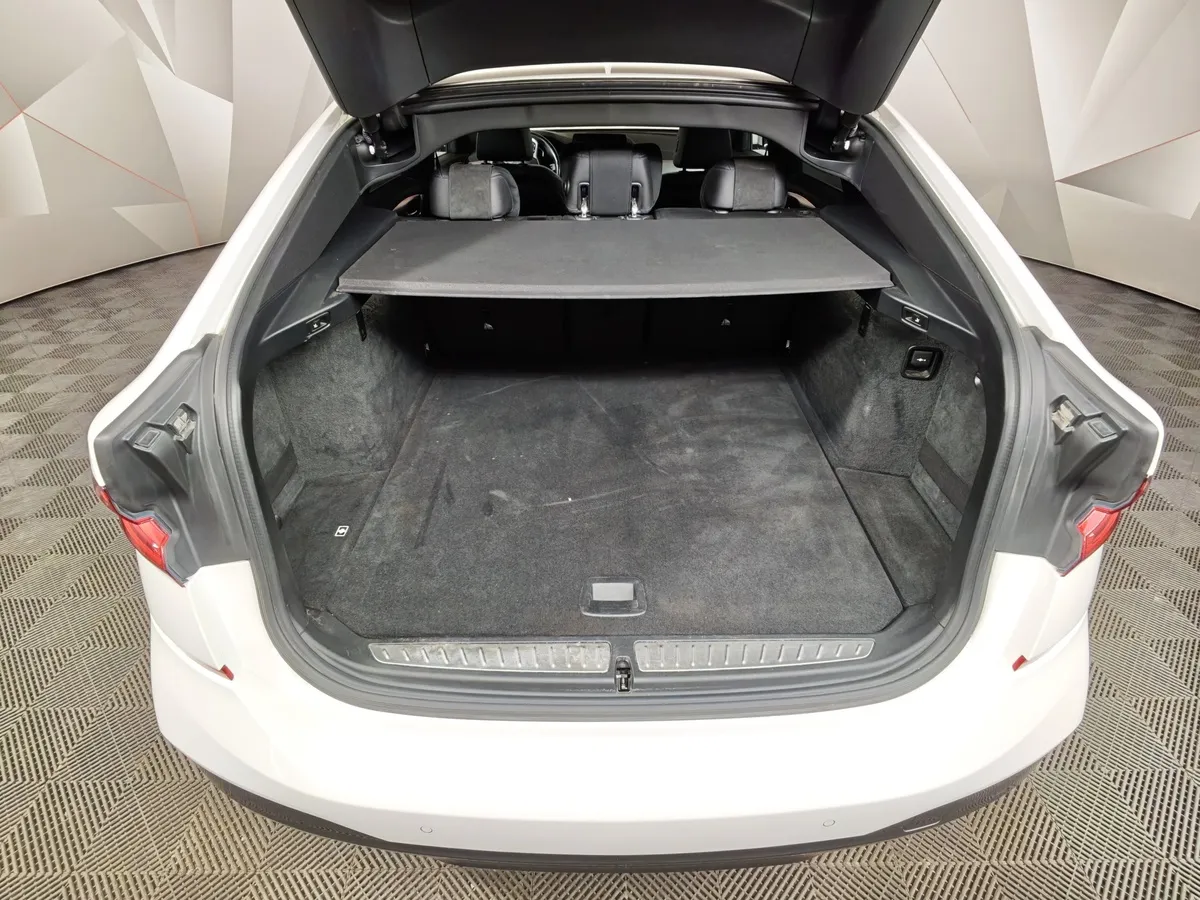 BMW 6 серия 640i Steptronic (340 л.с.) GT M sport Plus Белый в АВИЛОН. Слайд №8