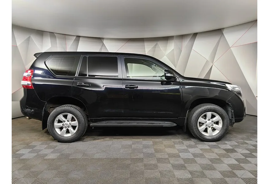 АВИЛОН - Toyota Land Cruiser Prado 2.8 D AT 4WD (5 мест) (177 л.с.) Комфорт Черный - slide 3