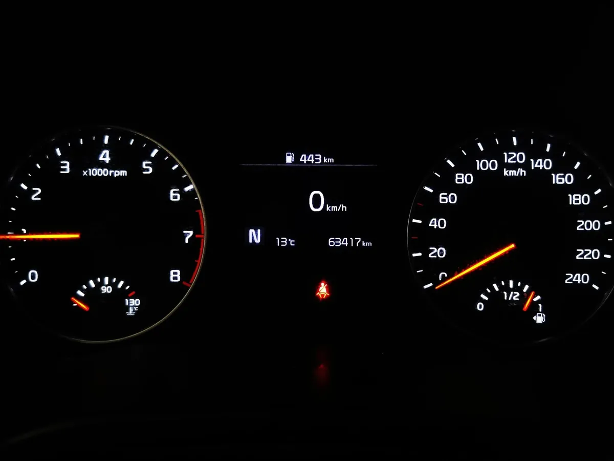 Kia Seltos 2.0 MPI 4WD IVT (149 л.с.) Luxe Белый в АВИЛОН. Слайд №17