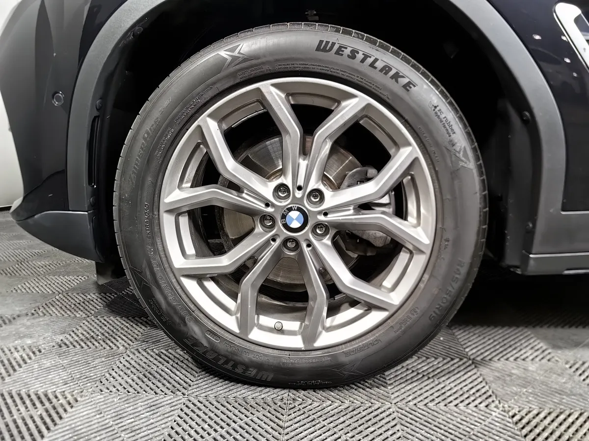BMW X4 xDrive20d Steptronic (190 л.с.) xLine Черный в АВИЛОН. Слайд №7