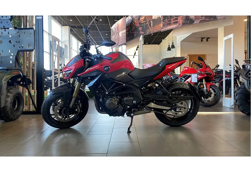 QJMOTOR SRK 600 600 см³ (82 л.с.) (82) 600 Красный в АВИЛОН. Слайд №3