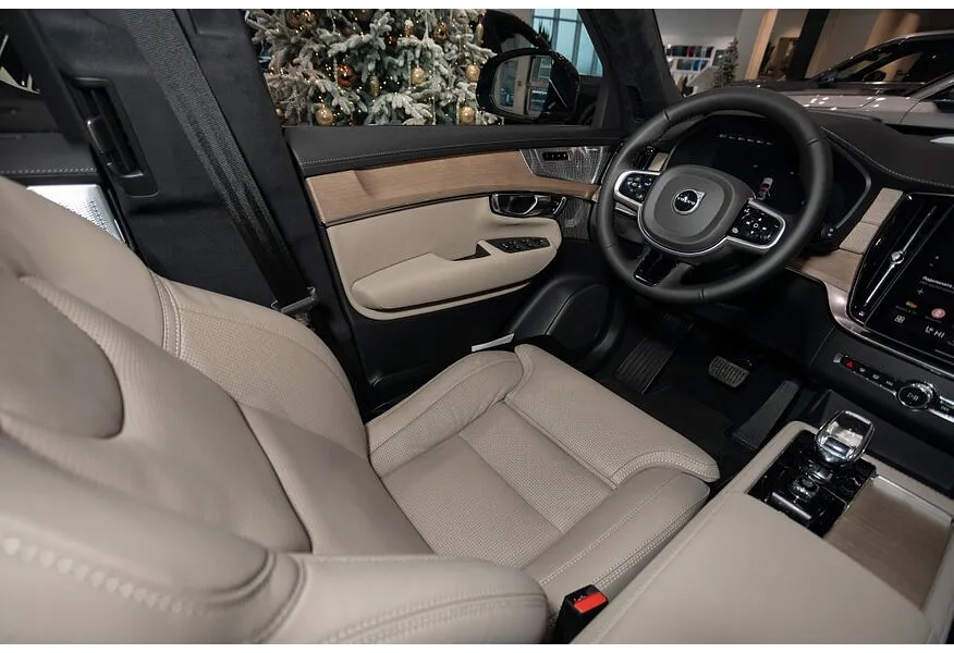 Volvo XC90 2.0 B5 mild hybrid AT AWD (7 мест) (250 л.с.) Ultra Bright Черный в АВИЛОН. Слайд №13