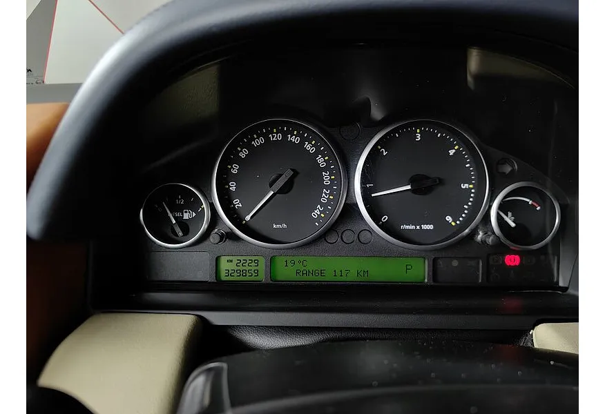 Land Rover Range Rover 3.6 TD AT (271 л.с.) Серебристый в АВИЛОН. Слайд №16