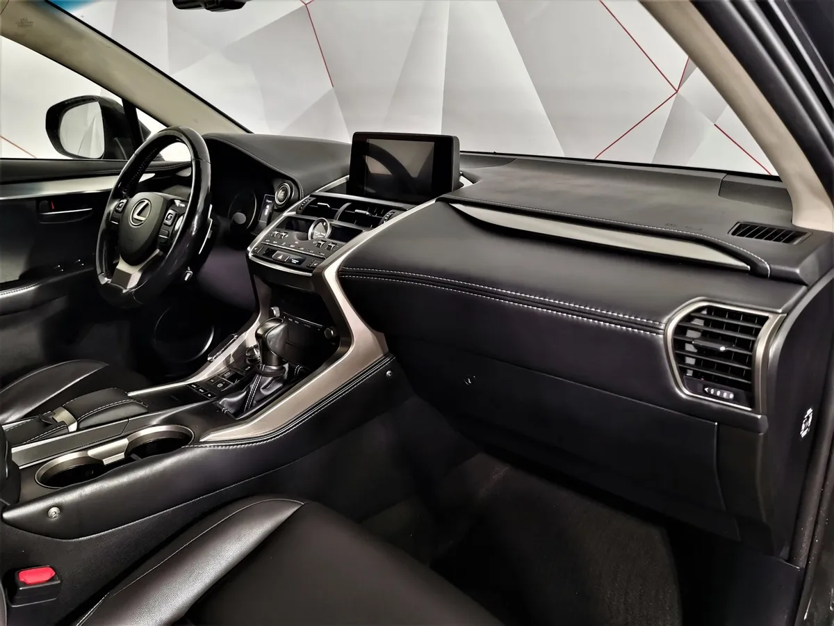 Lexus NX 200t АТ AWD (238 л.с.) Черный в АВИЛОН. Слайд №12