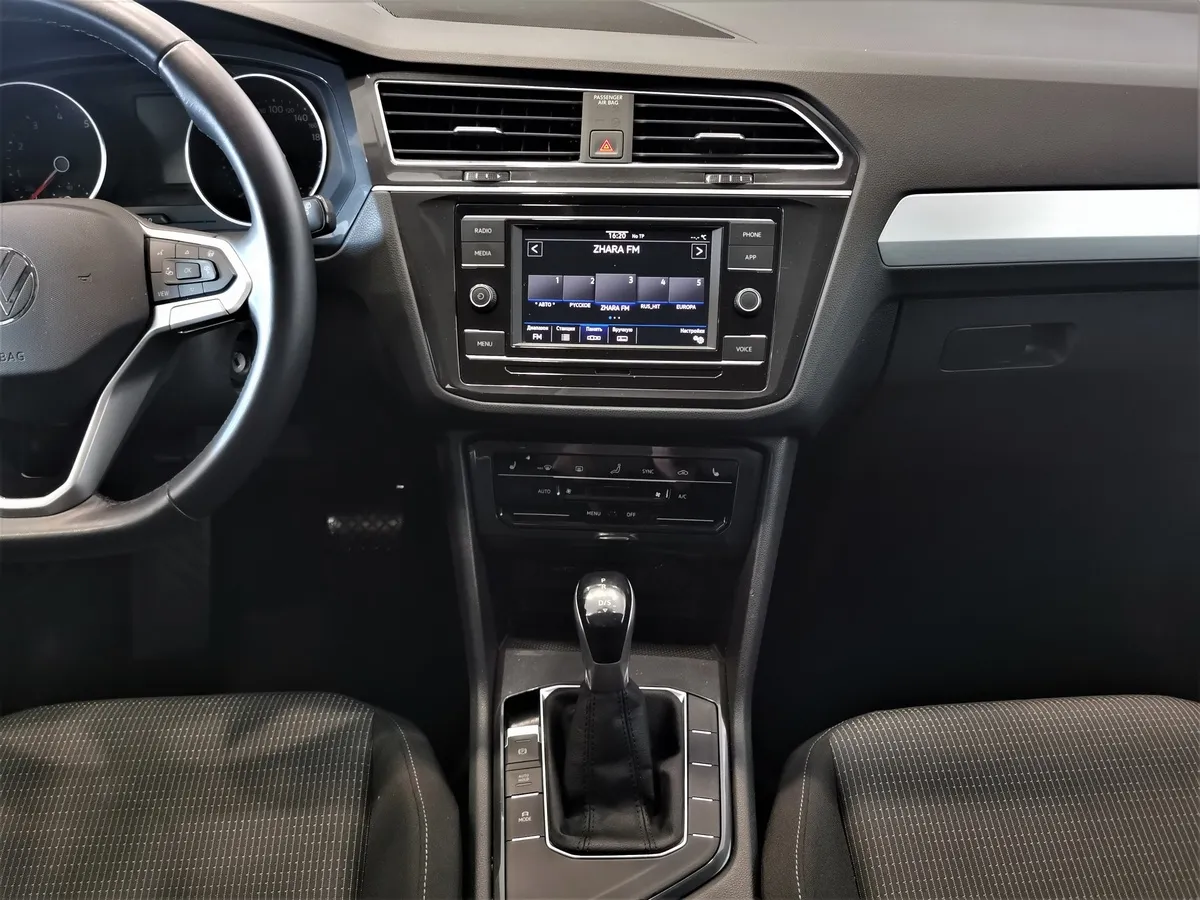 Volkswagen Tiguan 1.4 TSI BlueMotion DSG (150 л.с.) Comfortline Белый в АВИЛОН. Слайд №14