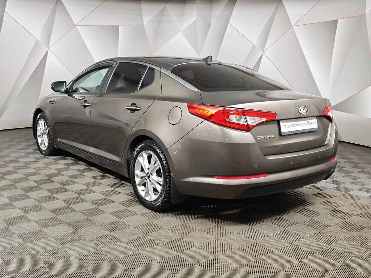 Kia Optima 2.0 AT (150 л.с.) Comfort Коричневый в АВИЛОН. Слайд №4