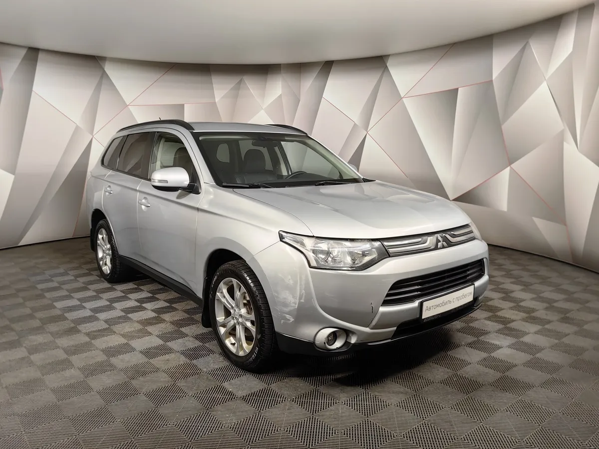 Mitsubishi Outlander 2.4 CVT 4WD (167 л.с.) Серебристый в АВИЛОН. Слайд №3