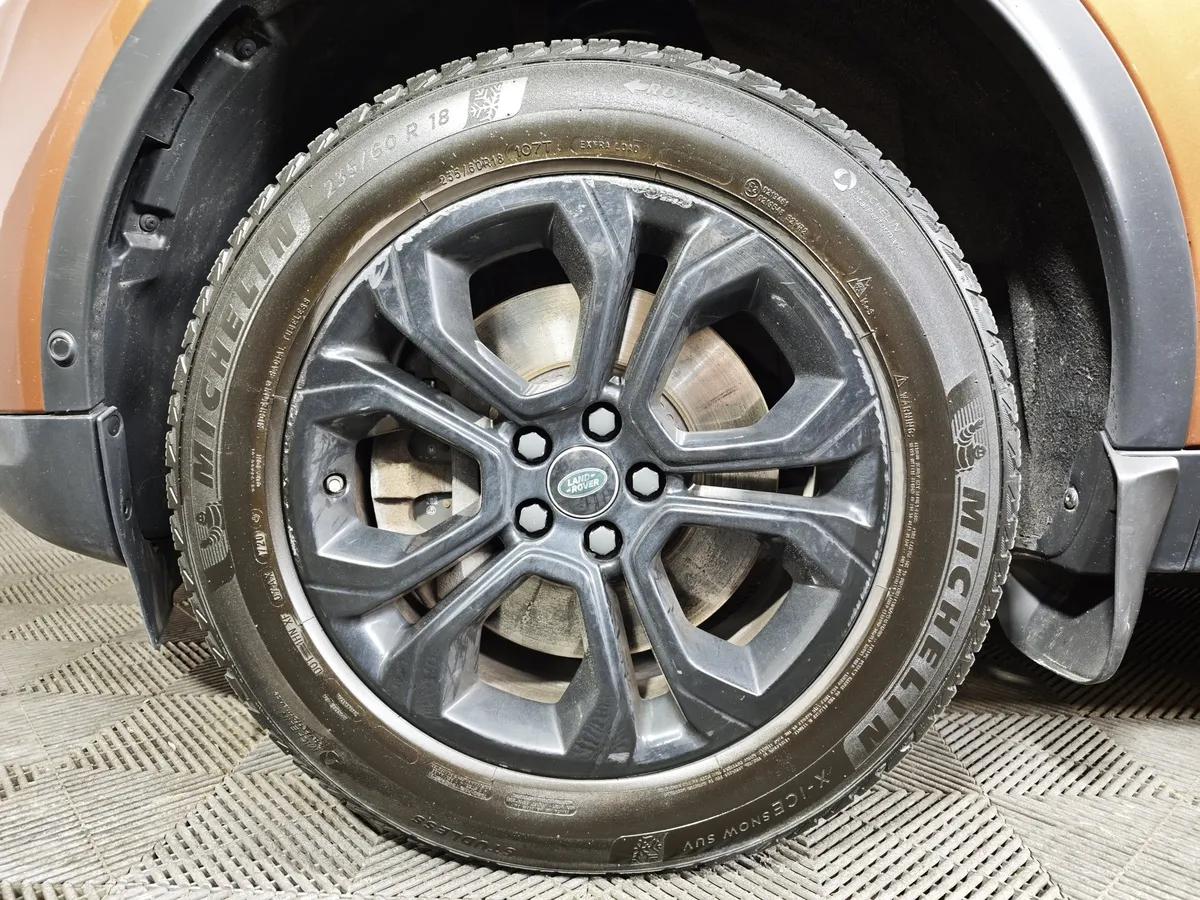 Land Rover Discovery Sport 2.0 TD4 AT AWD (180 л.с.) SE Оранжевый в АВИЛОН. Слайд №9