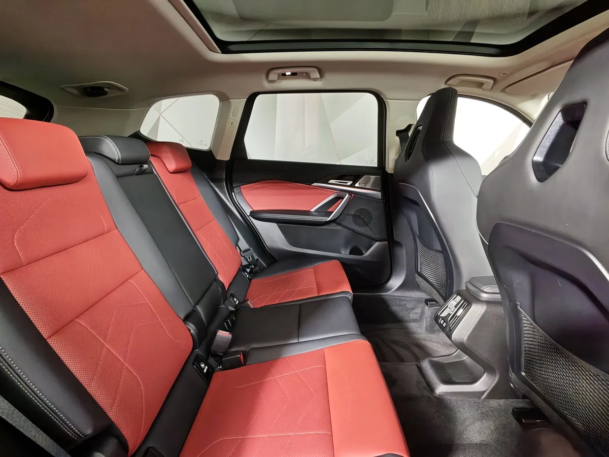 BMW X1 xDrive25 Li (204 л.с.) Белый в АВИЛОН. Слайд №13