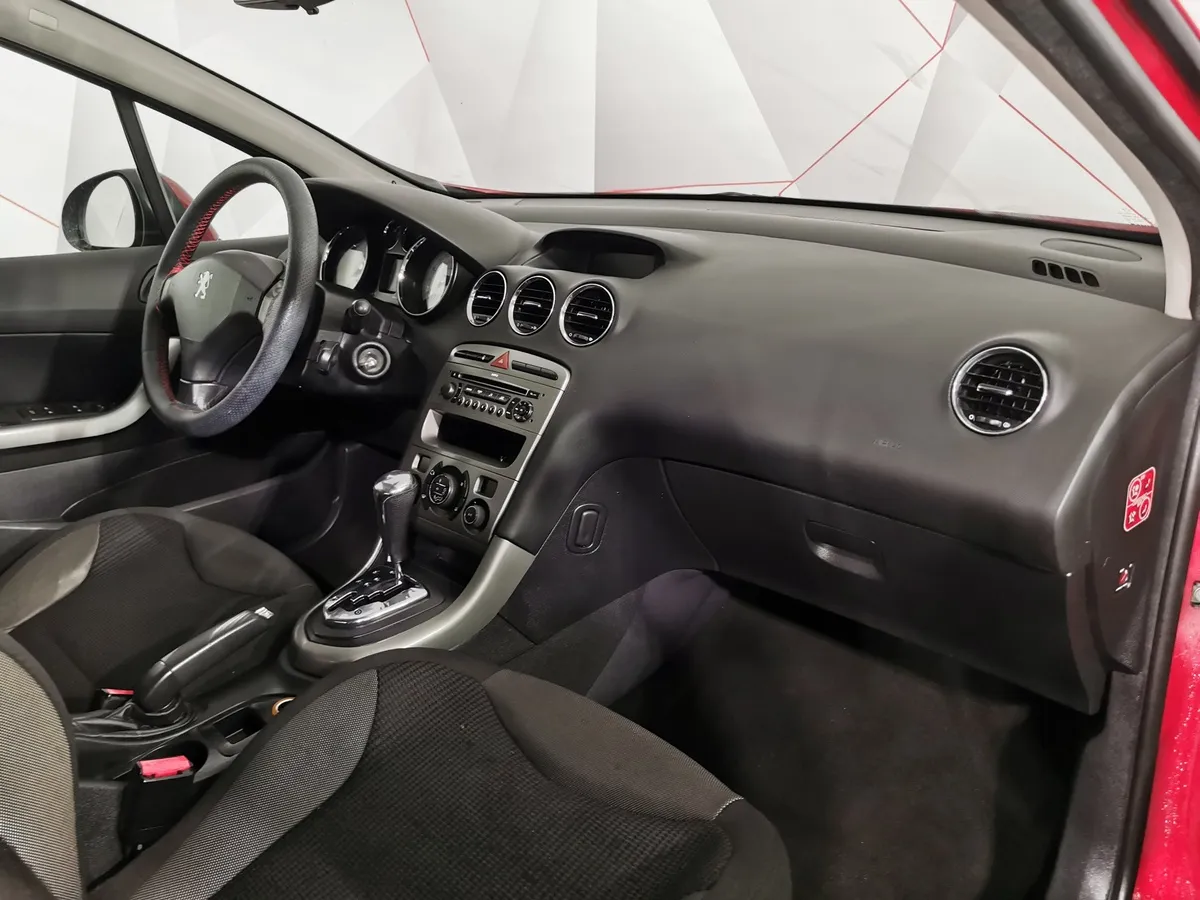 Peugeot 308 1.6 VTi AT (120 л.с.) Красный в АВИЛОН. Слайд №10