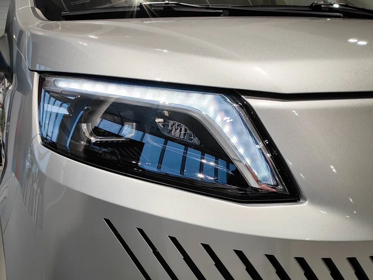 Foton View 2.0D 6MT RWD (159 л.с.) H1 1990 Серебристый в АВИЛОН. Слайд №13