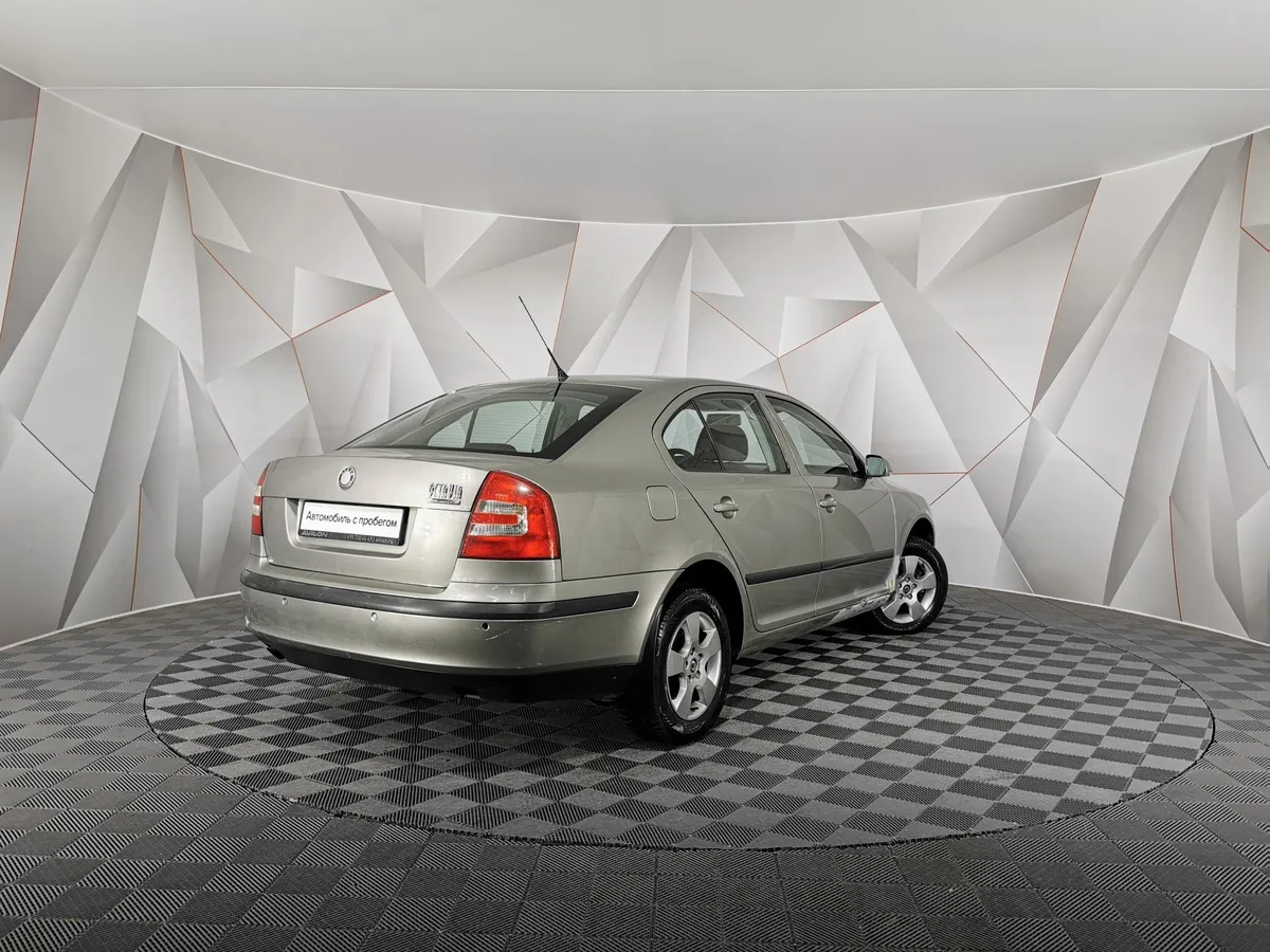 Skoda Octavia 1.6 FSI MT (115 л.с.) Серый в АВИЛОН. Слайд №2