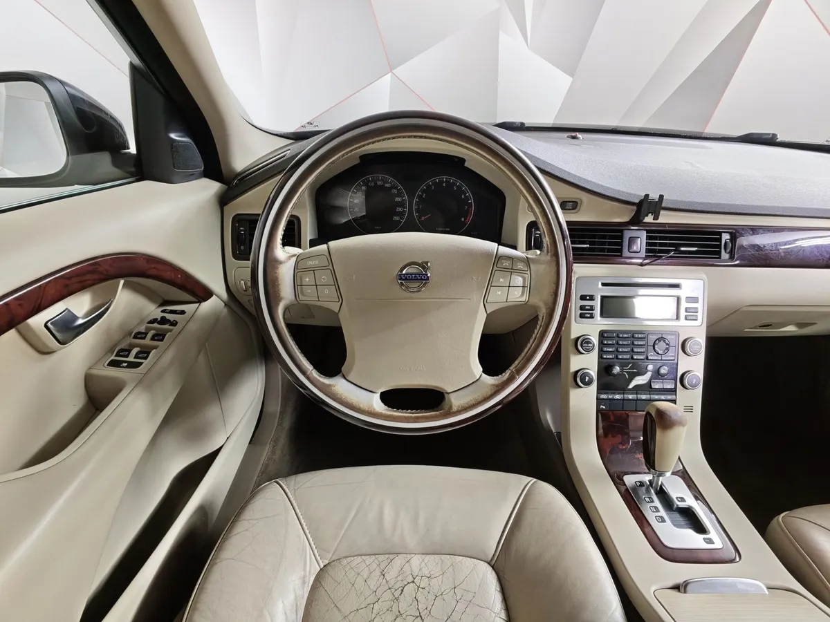 Volvo V70 2.5 T Geartronic (200 л.с.) Черный в АВИЛОН. Слайд №20