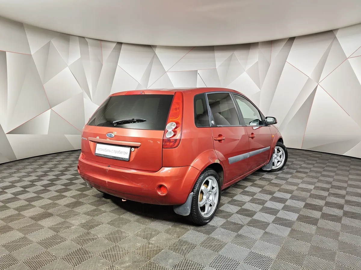 Ford Fiesta 1.6 Flex MT (100 л.с.) Красный в АВИЛОН. Слайд №2