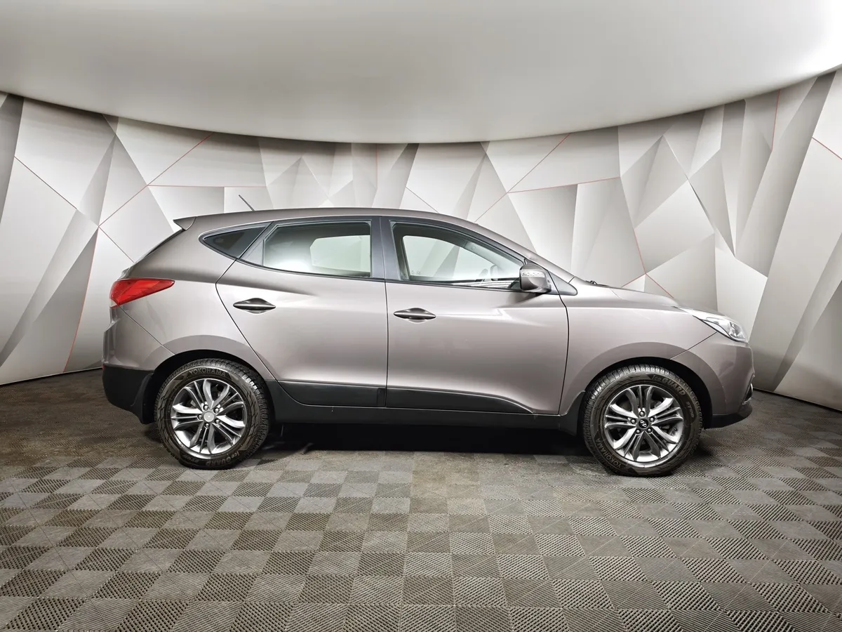 Hyundai ix35 2.0 AT (150 л.с.) Comfort Коричневый в АВИЛОН. Слайд №6
