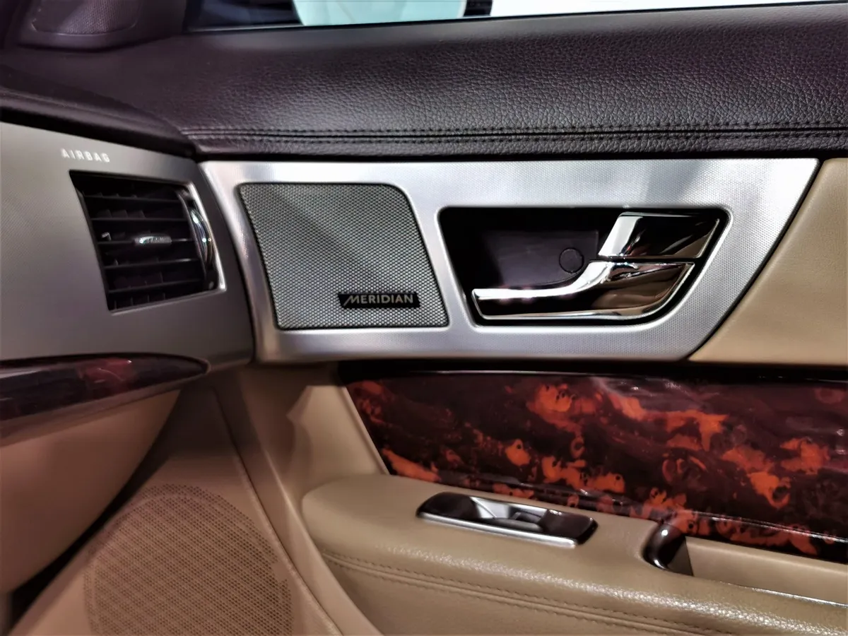 Jaguar XF 3.0 D AT (275 л.с.) Luxury Зеленый в АВИЛОН. Слайд №20